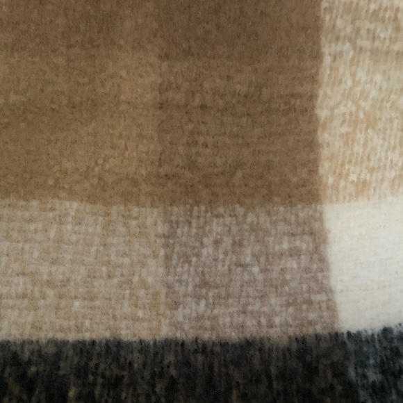 Last 1 New Super Extra Soft Cozy Plaid Long Scarf - Picture 3 of 5